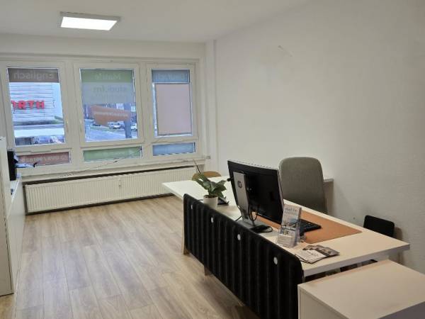 Professionelle Bürogemeinschaft in Düsseldorf Oberbilk — Bild 1