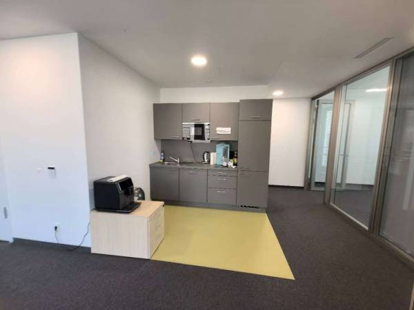 Moderne Bürogemeinschaft im Neubau in München-Feldmoching-Hasenbergl — Bild 8