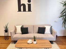 17 m² Büro-Raum für Coaching / Therapie / Beratung: hell, modern, München Ost, perfekte Infrastruktur