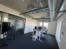 Modernes, komplett möbliertes Büro in Neubau In Leverkusen