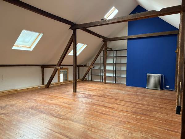 Helles Loft Büro in Bürogemeinschaft auf saniertem Bauernhof in — Bild 2