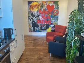 Geschäftsadresse für GmbH & Holding (optional Post-Scan), nahe BER