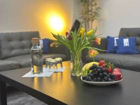 Geschäftsadresse für GmbH & Holding (optional Post-Scan), nahe BER