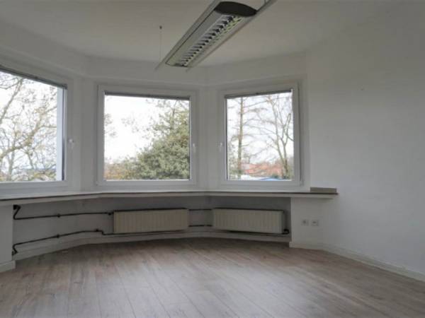Helle & repräsentative Büroräume in Fabrikanten-Villa Witten-Stockum — Bild 2