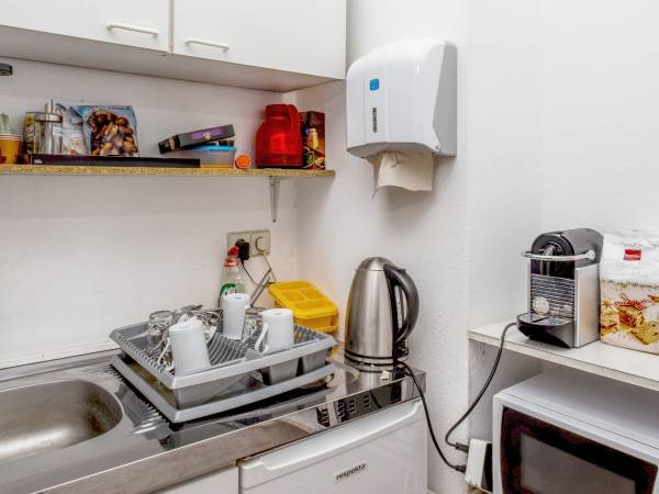 Moderne Bürogemeinschaft mit Arbeitsplätzen & Büros in Stuttgart-West — Bild 8