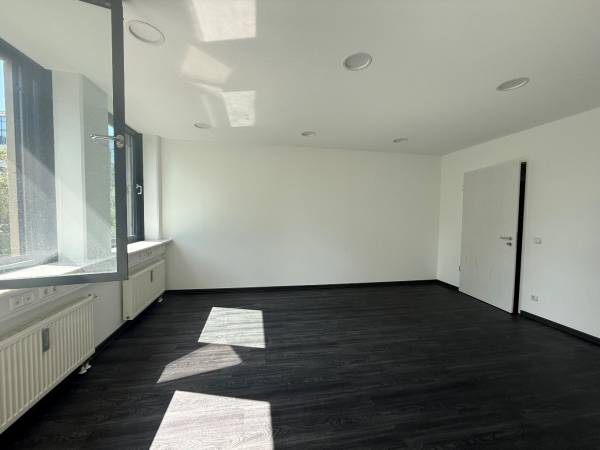 Helle, moderne Büros in Bürogemeinschaft in Planegg-Martinsried — Bild 1