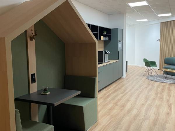 Naturnaher Coworking Space & flexible Büros in Schmitten im Taunus — Bild 2