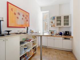 Schöner Büroraum in Altbau  Top Lage am Hohenzollernplatz