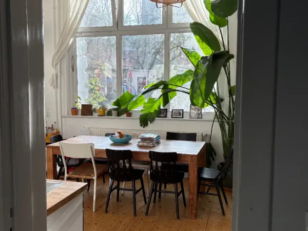 Schreibtischplatz in Hamburg (Altona-Altstadt) – Helle Bürogemeinschaft im Altbau in Hamburg Altona-Altstadt — Bild 3