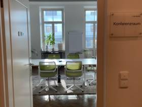 Möbliertes Altbau-Büro zur Untermiete in Toplage