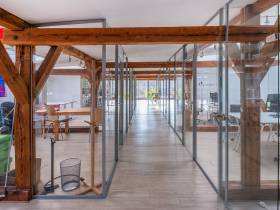 Helle Büros im Herzen Kreuzbergs mit Dachterasse