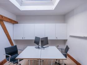 Helle Büros im Herzen Kreuzbergs mit Dachterasse