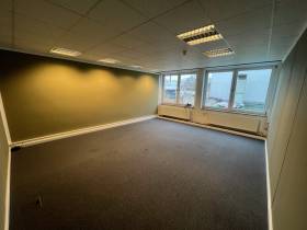 1 Büroraum zu vermieten in Hamburg-Winterhude ab 01.12.2025