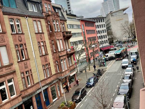 Repräsentatives Einzelbüro in Bürogemeinschaft in Frankfurt am Main — Bild 2