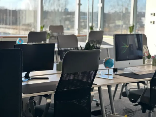 Schreibtischplatz in Frankfurt am Main (Fechenheim) – Fester Coworking Platz im Business Center Frankfurt-Fechenheim — Bild 1