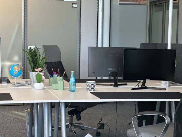 Moderner Coworking Space in Fechenheim, Frankfurt mit Skylineblick — Bild 2