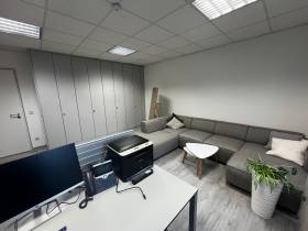 Voll möbliertes Büro zur Untermiete – zentral in Bad Homburg (61348)