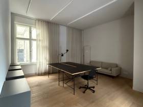 Büroflächen mit eigenem Hauptzugang und 60 m2 Gemeinschaftsfläche