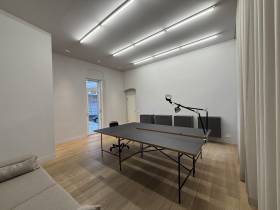 Büroflächen mit eigenem Hauptzugang und 60 m2 Gemeinschaftsfläche