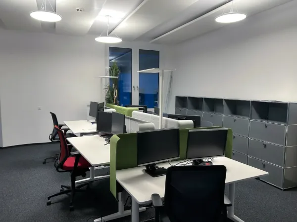 Abschließbares Büro in Neu-Isenburg (Neu-Isenburg) – Moderne, vollmöblierte Büros in Neu-Isenburg — Bild 2