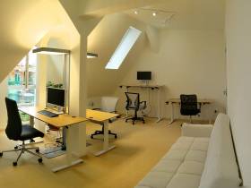 Büros ohne Zusatzkosten. Kaffee, Drucken, Reinigung, Internet, Meetingraum, alles schon im Preis drin