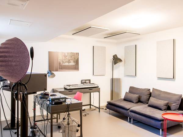 Abschließbares Büro in Berlin (Mitte) – Kreative Bürogemeinschaft mit High-End Studios in Berlin-Mitte — Bild 1