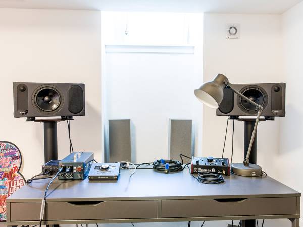 Abschließbares Büro in Berlin (Mitte) – Kreative Bürogemeinschaft mit High-End Studios in Berlin-Mitte — Bild 3