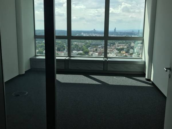 Modernes Einzelbüro in Offenbach am Main in der 10. Etage — Bild 1