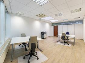 Hell & ruhig: Dein neues Büro in idealer Lage