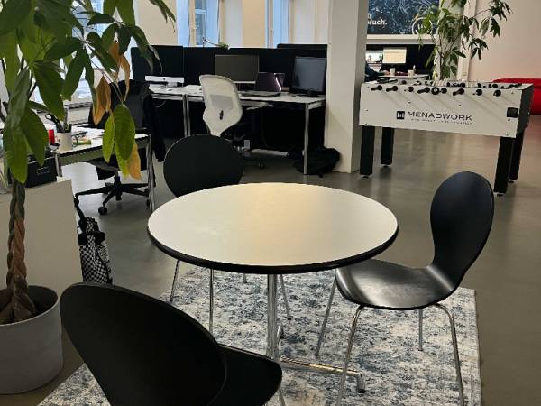 Helles Hinterhof-Loft für kreative Bürogemeinschaft in — Bild 5
