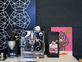 Freier Arbeitsplatz in kreativer Bürogemeinschaft / Stuttgart