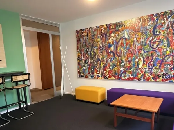 Abschließbares Büro in Hamburg (Altona-Altstadt) – Ruhige, helle Bürogemeinschaft in Altona-Altstadt — Bild 2