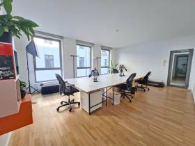 3 feste Schreibtischplätze in Berlin-Mitte