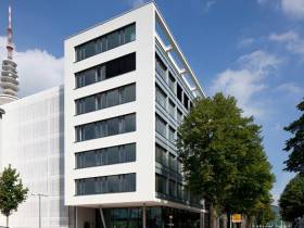 Helles, voll ausgestattetes Büro zur Untermiete mitten in Hamburg