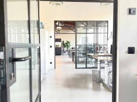 Büroplatz im Industrieloft in D-Unterbilk