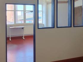 Modernes Einzelbüro - hell, ruhig und mit Internet