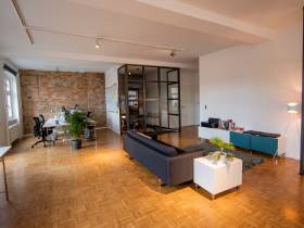 Office Space zur Untermiete