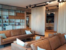 Schreibtischplatz/ zu vermieten