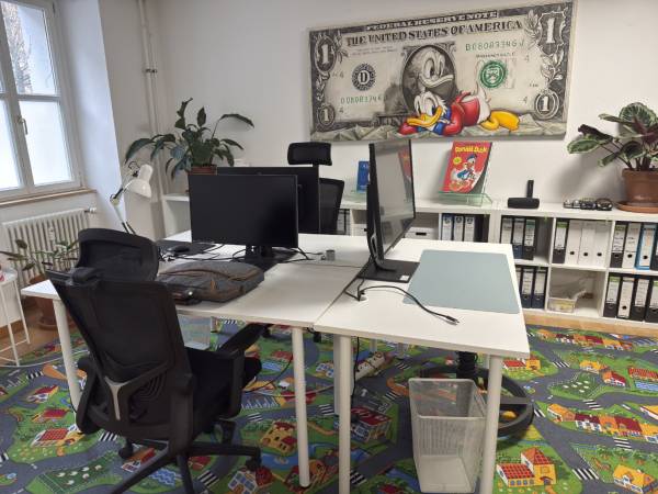 Schreibtischplatz in Berlin (Prenzlauer Berg) – Helle Bürogemeinschaft im Herzen von Berlin Prenzlauer Berg — Bild 1