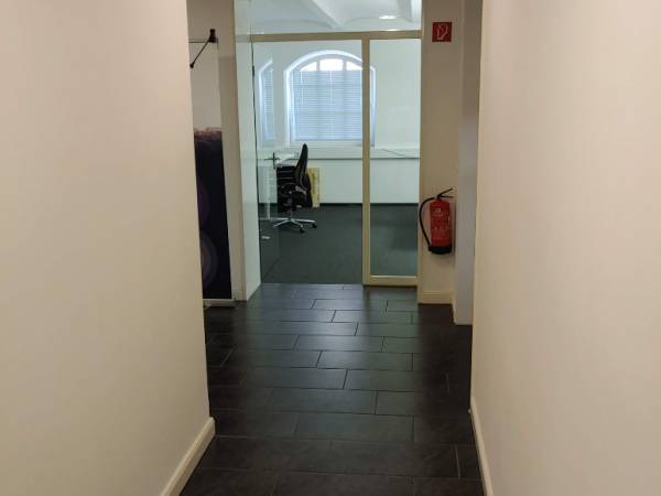 Abschließbares Büro in Berlin (Friedrichshain) – Repräsentative Bürofläche im schönen Altbau in Berlin-Friedrichshain — Bild 2