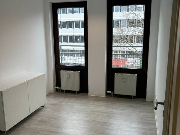 Abschließbares Büro in Köln (Neustadt-Süd) – Modernes Büro in sympathischer Bürogemeinschaft in Köln-Neustadt-Süd — Bild 1