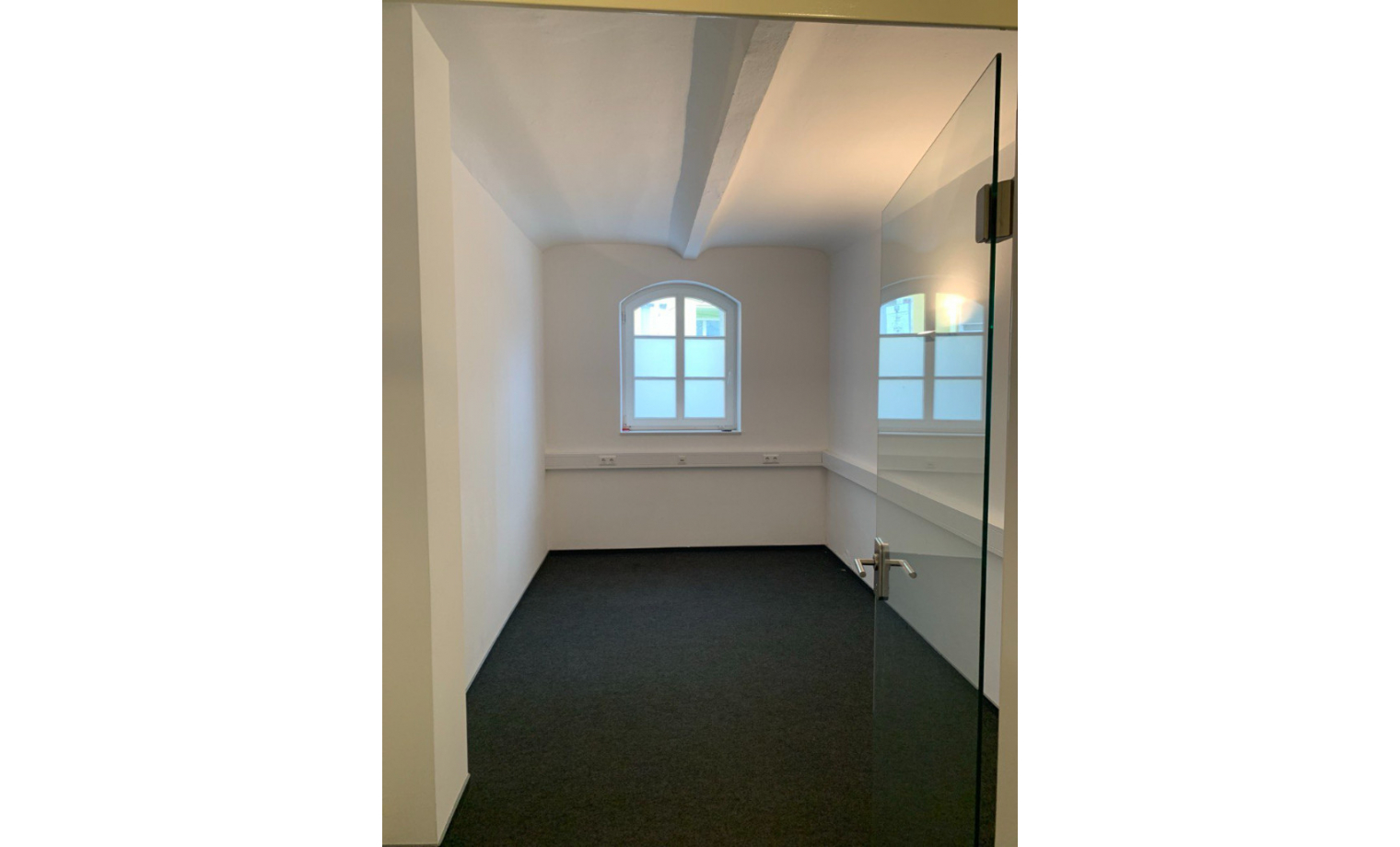 Arbeitsplatz Straße der Pariser Kommune Berlin Friedrichshain