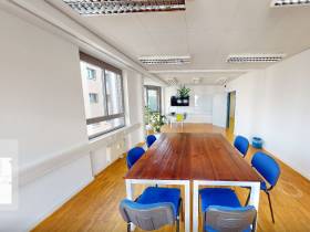 Helle, moderne Büroräume in Dresden-Innere Altstadt am Postplatz