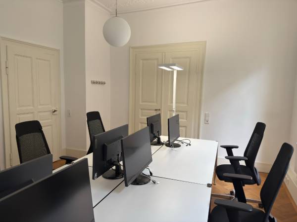 Zentrale Bürogemeinschaft im Heusteigviertel, Stuttgart — Bild 1