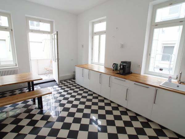 Zentrale Bürogemeinschaft im Heusteigviertel, Stuttgart — Bild 7