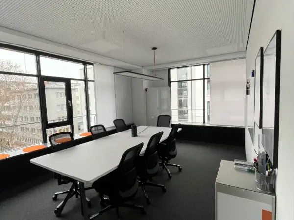 Abschließbares Büro in Stuttgart (Neue Vorstadt) – Büro & Meetingraum in Stuttgart Stadtmitte - flexibel buchbar — Bild 2