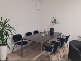 Freier Arbeitsplatz in kreativer Buerogemeinschaft in Feuerbach