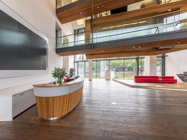 Arbeitsplätze und Coworking in der renommierten Geschäftsadresse — Bild 8