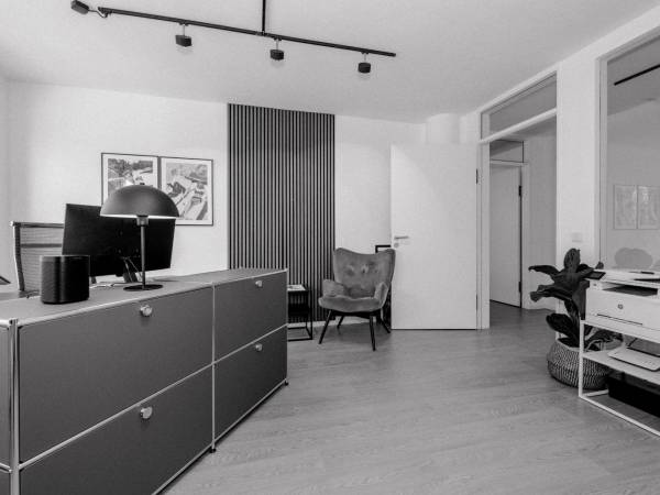 Moderner abschließbarer Büroraum in Bürogemeinschaft — Bild 1