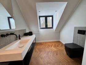 Moderner Büroraum  in Grünwald – möbliert, All-Inclusive